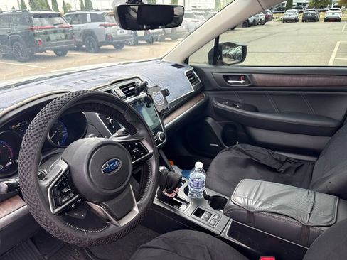 Used 2018 Subaru Outback 2.5i Limited AWD/4WD image 5