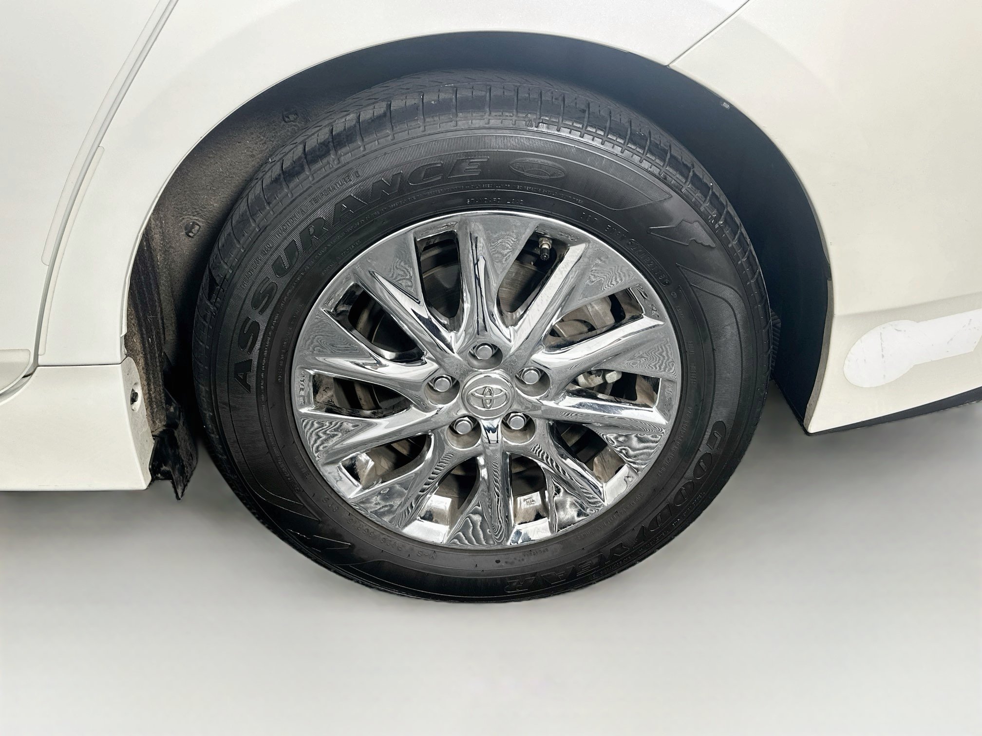 Used 2012 Toyota Prius Prime Advanced FWD image 11