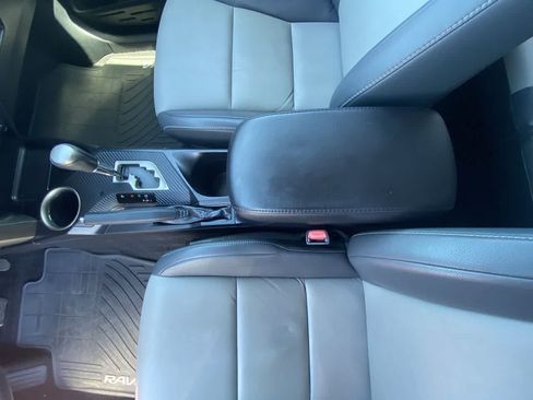 Used 2015 Toyota RAV4 Limited w/ Technology Package AWD/4WD image 21
