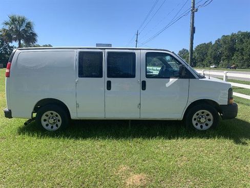 Used 2013 Chevrolet Express 1500 RWD image 2
