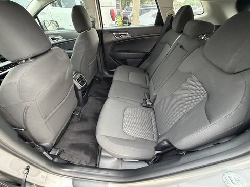 Used 2023 Kia Sportage LX FWD image 12