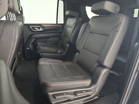 Used 2022 Chevrolet Suburban High Country AWD/4WD image 31