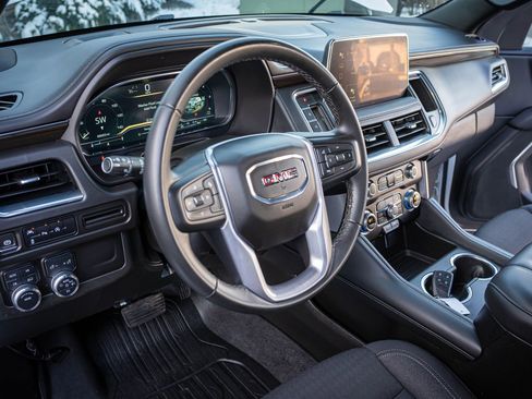 Used 2023 GMC Yukon XL SLE AWD/4WD image 14
