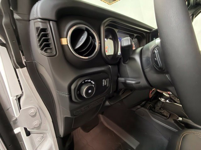 New 2026 Jeep Wrangler Unlimited Sahara AWD/4WD image 23