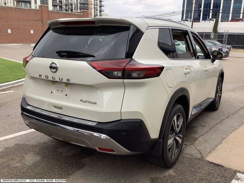 Used 2021 Nissan Rogue Platinum image 4