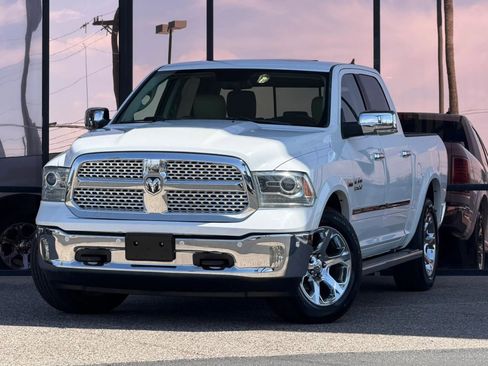 Used 2016 RAM 1500 Laramie w/ Convenience Group AWD/4WD image 2
