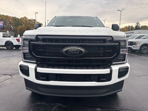 Used 2022 Ford F350 Lariat w/ Black Appearance Package image 3