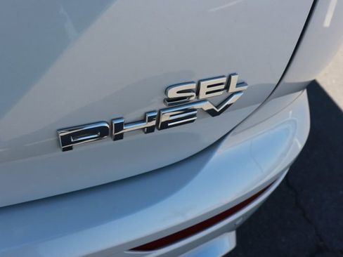 Used 2024 Mitsubishi Outlander 4WD Plug-In Hybrid image 7