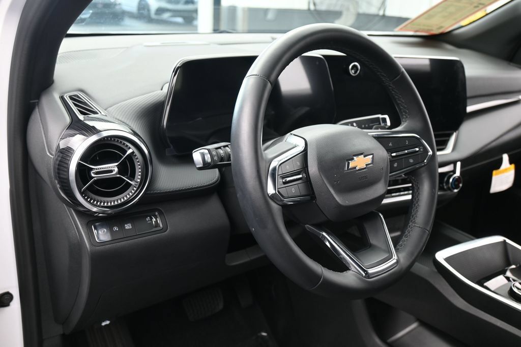 Used 2026 Chevrolet Equinox LT FWD image 15