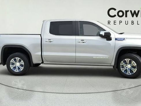 Used 2025 GMC Sierra 1500 SLT AWD/4WD image 7