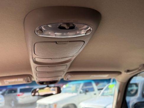 Used 2005 Toyota Sequoia SR5 RWD image 97