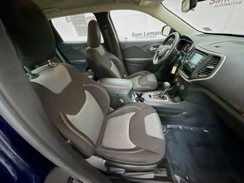Used 2015 Jeep Cherokee Sport FWD image 26