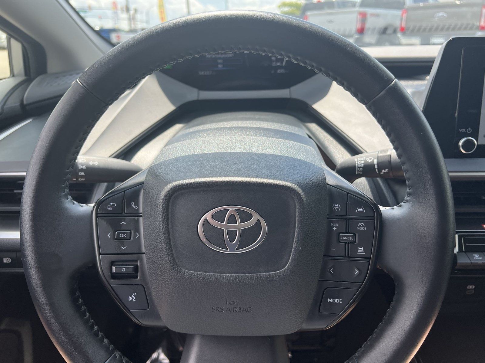 Used 2025 Toyota Prius LE AWD/4WD image 16