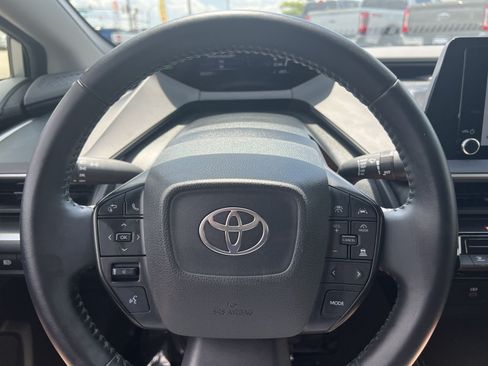 Used 2025 Toyota Prius LE AWD/4WD image 16