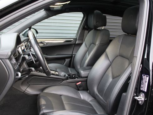 Used 2023 Porsche Macan S image 5