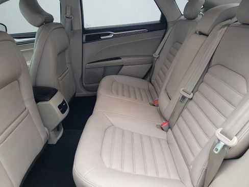 Used 2019 Ford Fusion SEL image 18