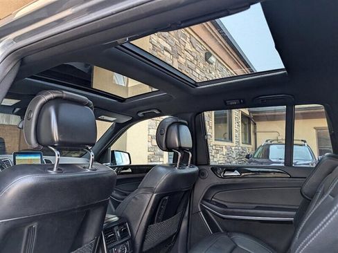 Used 2017 Mercedes-Benz GLS 550 4MATIC image 25