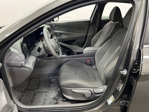 Used 2024 Hyundai Elantra SEL w/ Convenience Package FWD image 11