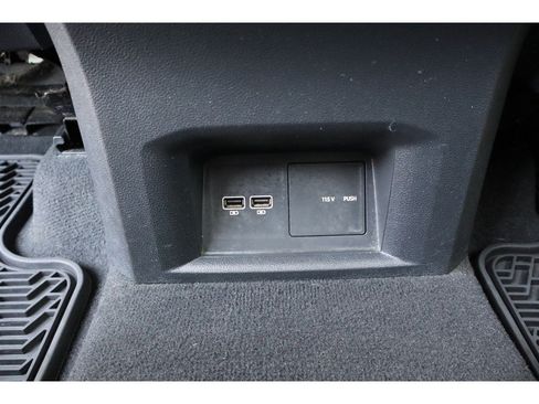 Used 2021 Volkswagen Atlas SE FWD image 22