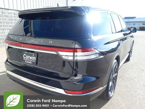Used 2022 Lincoln Aviator Reserve w/ Equipment Group 201A image 3
