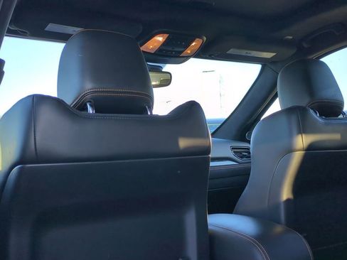 Used 2023 Dodge Durango R/T w/ Hemi Orange Plus Package image 22