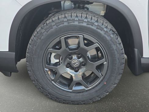 New 2025 Honda Pilot TrailSport image 32