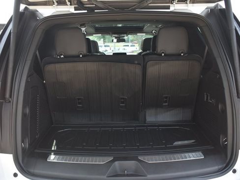 Used 2024 GMC Yukon AT4 w/ AT4 Premium Plus Package AWD/4WD image 19
