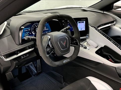 Used 2025 Chevrolet Corvette Z06 RWD image 17