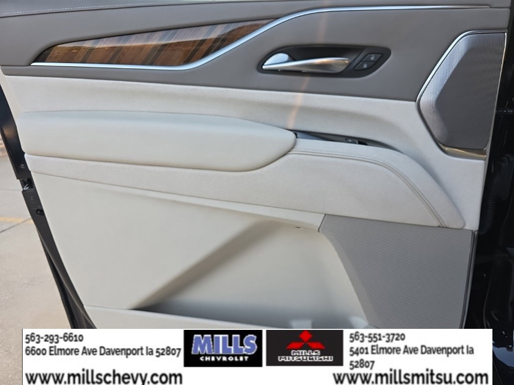 Used 2022 Cadillac Escalade ESV Sport Platinum w/ LPO, ONYX Package AWD/4WD image 16