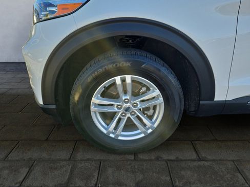 Certified 2022 Ford Explorer XLT w/ Equipment Group 202A image 26