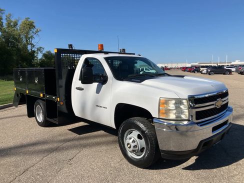 Used 2011 Chevrolet Silverado 3500 W/T image 3