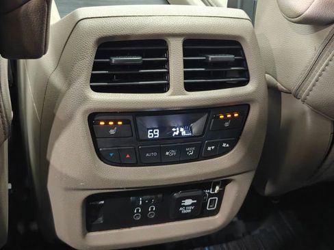 Used 2022 Honda Pilot Touring image 34