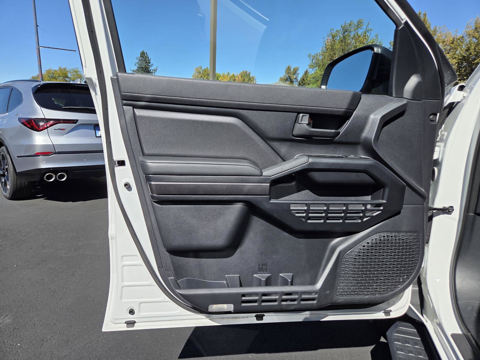 Used 2025 Toyota 4Runner SR5 AWD/4WD image 12