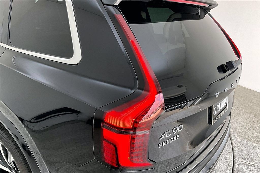 New 2026 Volvo XC90 T8 Core w/ Protection Package Premier AWD/4WD image 39