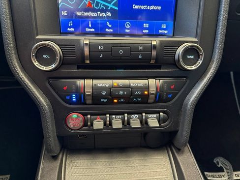 Used 2022 Ford Mustang Shelby GT500 w/ Technology Package RWD image 19