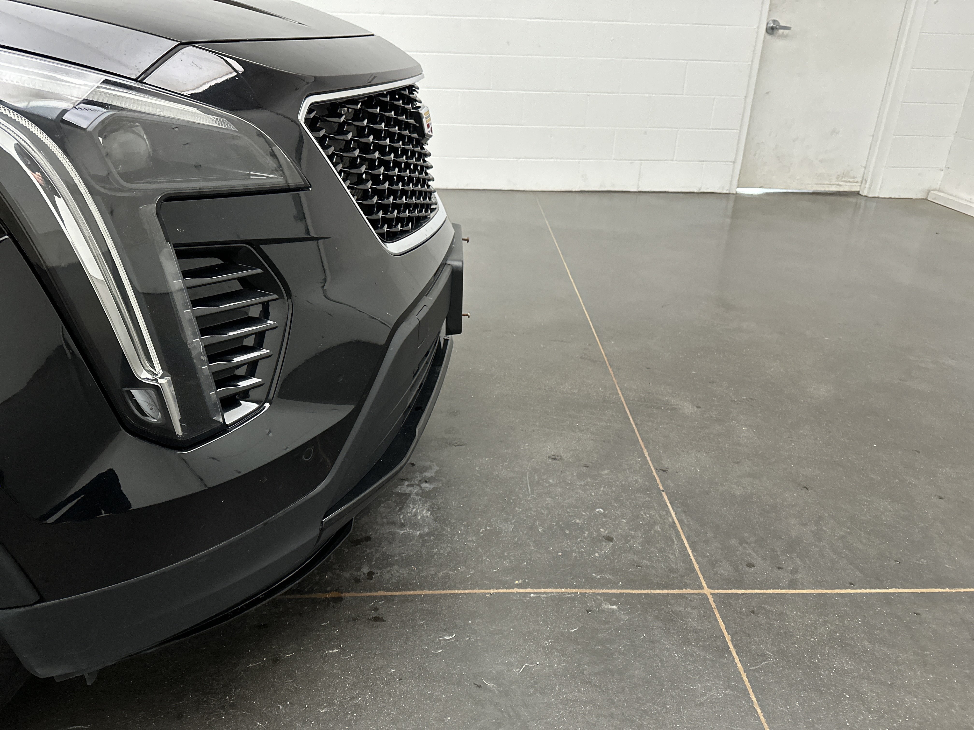 Used 2023 Cadillac XT4 Sport w/ Sun And Sound Package AWD/4WD image 2