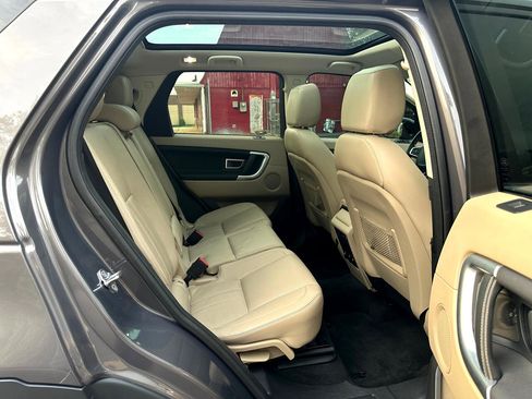 Used 2016 Land Rover Discovery Sport HSE image 21