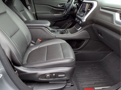 Used 2023 GMC Acadia SLT w/ Elevation Edition image 26