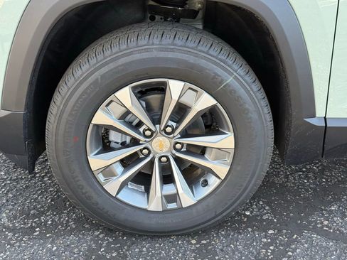 New 2026 Chevrolet Equinox LT w/ Convenience Package II image 9