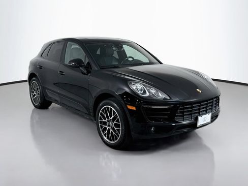 Used 2018 Porsche Macan AWD/4WD image 3