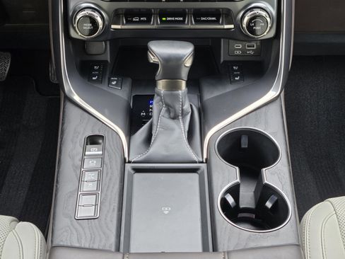 Used 2023 Lexus LX 600 4WD w/ Appearance Package image 16