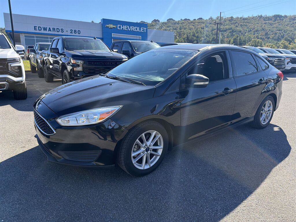 Used 2017 Ford Focus SE FWD image 1