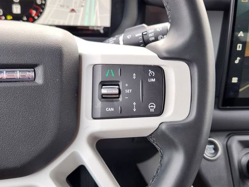 Used 2025 Land Rover Defender 110 S image 30