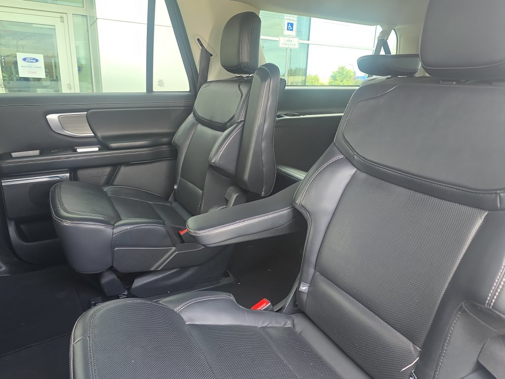 Used 2025 Ford Expedition Max Platinum AWD/4WD image 44