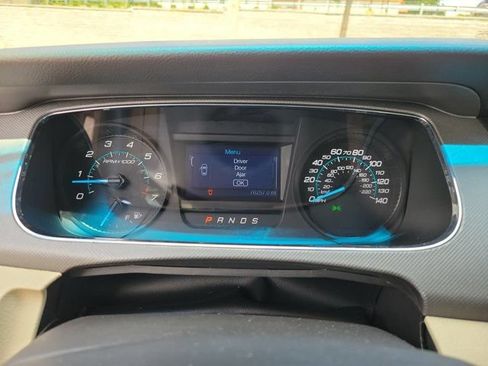 Used 2014 Ford Taurus SE FWD image 19