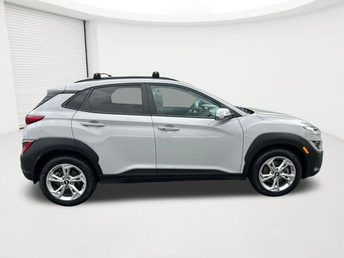 Certified 2022 Hyundai Kona SEL AWD/4WD image 4