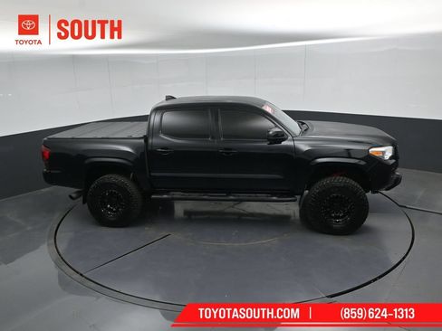 Used 2022 Toyota Tacoma SR AWD/4WD image 42