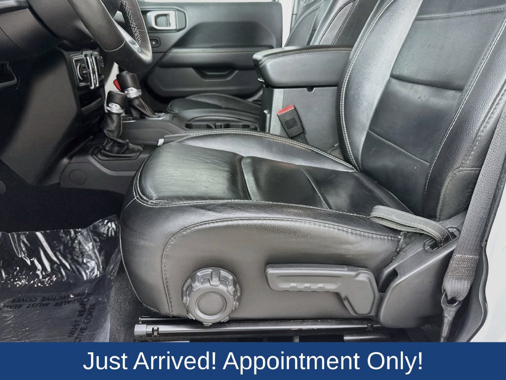 Used 2019 Jeep Wrangler Unlimited Sahara AWD/4WD image 23