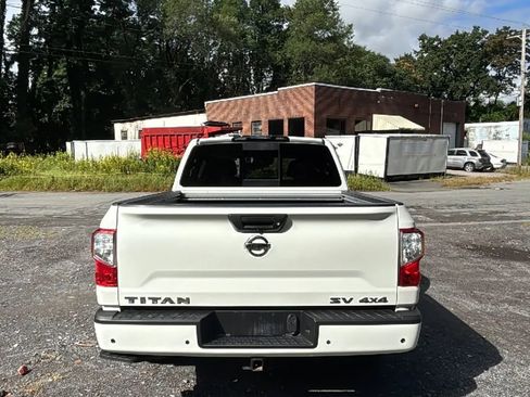 Used 2021 Nissan Titan SV w/ SV Convenience Package image 6