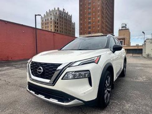 Certified 2022 Nissan Rogue Platinum w/ Head-Up Display Package image 1